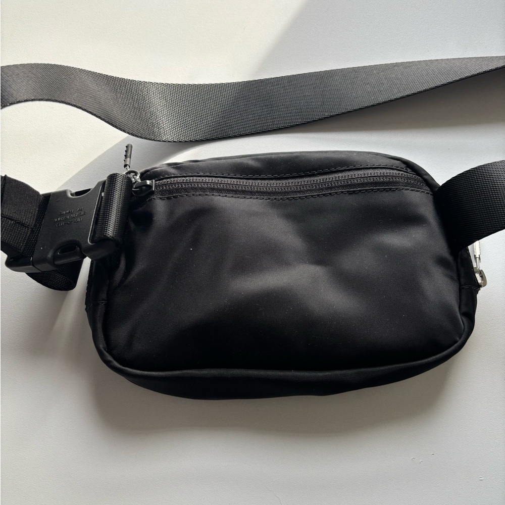 lululemon athletica Black Belt Bag - Picture 3 of 4